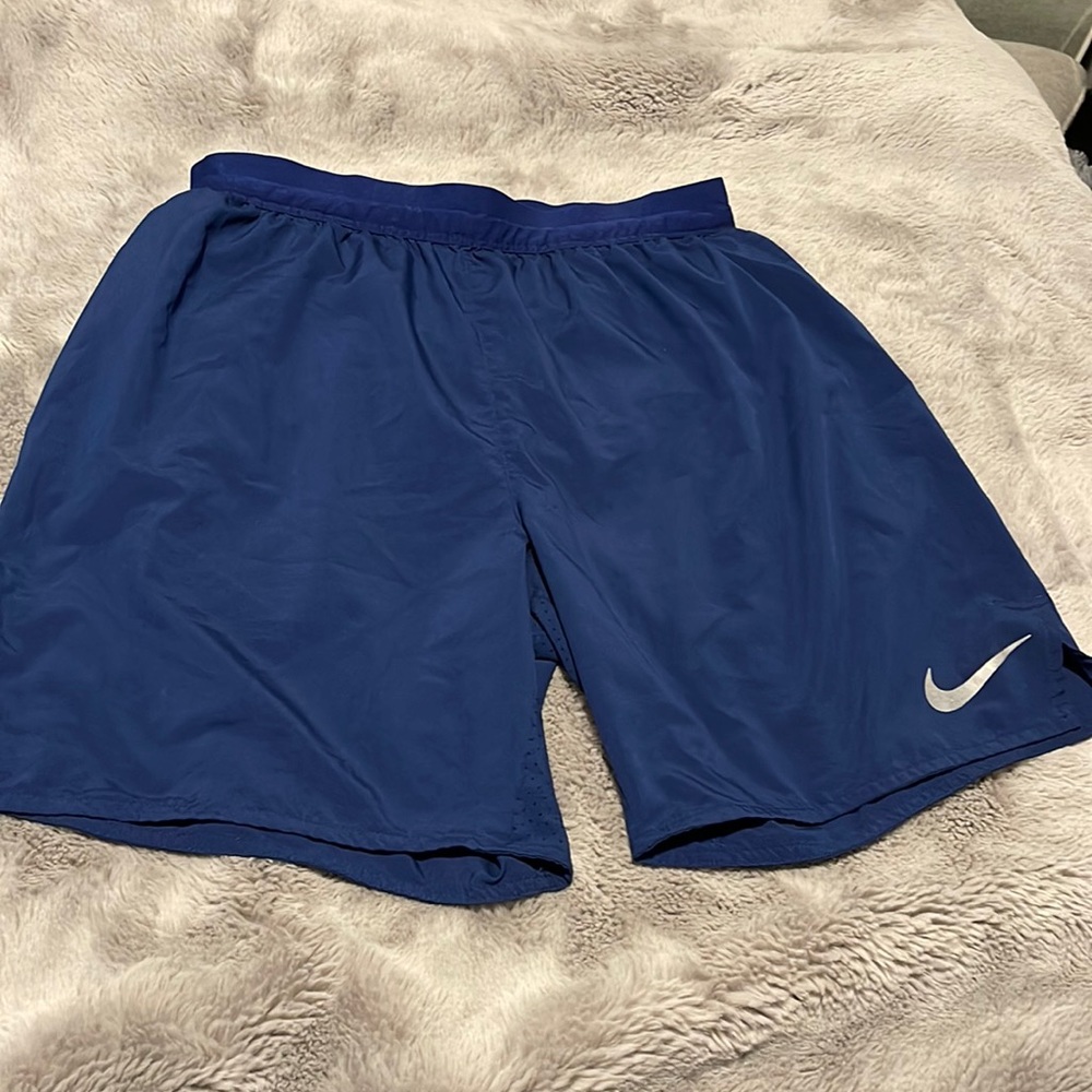 Nike Dri-Fit performance shorts size (M). Excellent condition!